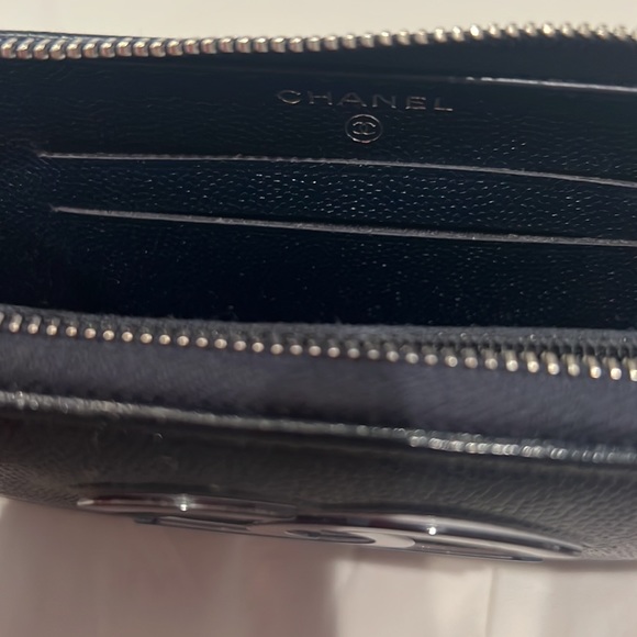 Chanel leather zip around medium wallet 6x3.5 x1 - Picture 6 of 10